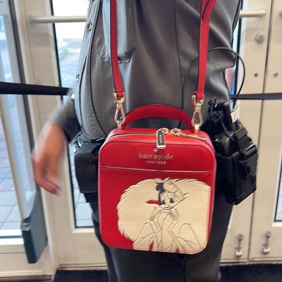 Kate Spade Disney X Kate Spade New York Vanity Cruella Crossbody Bag
NWT - Picture 11 of 16